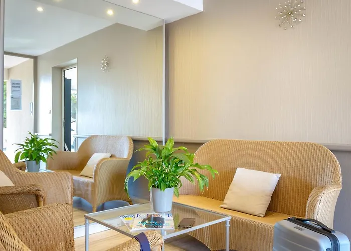 Climatise 2/3 Pers, Proche & Centre-ville, Wifi Gratuit, Parking & Linge En Option - Fr-1-466a-44 Apartment Saint-Raphaël